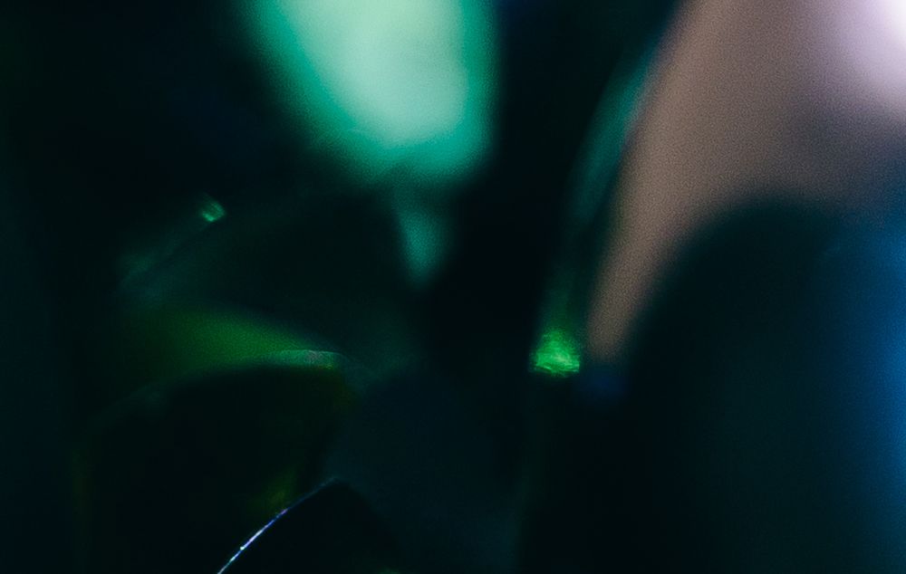 Grüne Formen im Gegenlicht